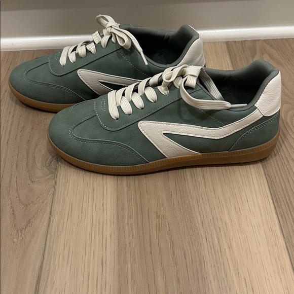 NWOT Dolce Vita Sage & Green Sneakers - Picture 2 of 8